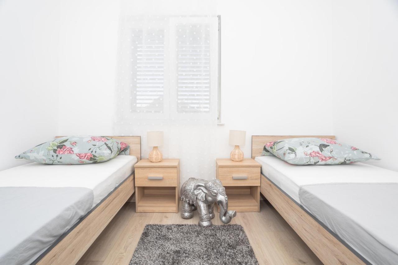 Apartments Franchese Szybenik Zewnętrze zdjęcie
